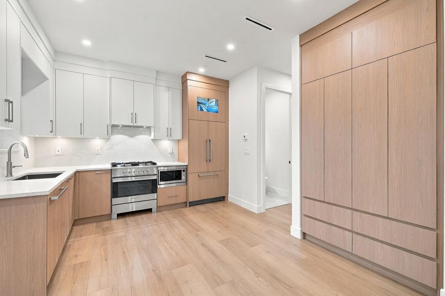 2 3018 E 19th Avenue Vancouver, BC - 12