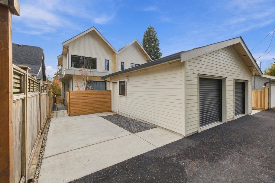 3547 W 38th Avenue Vancouver, BC - 39