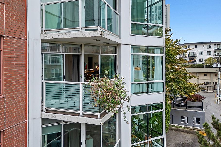603 130 E 2nd Street North Vancouver, BC - 32
