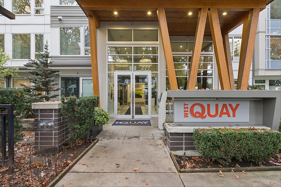 301 277 W 1st Street North Vancouver, BC - 25