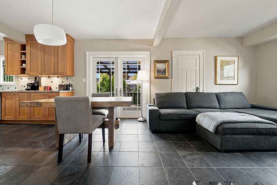 2071 W 44th Avenue Vancouver, BC - 11