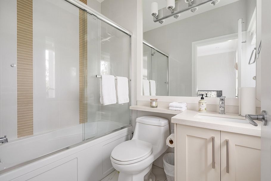 7936 Main Street Vancouver, BC - 10