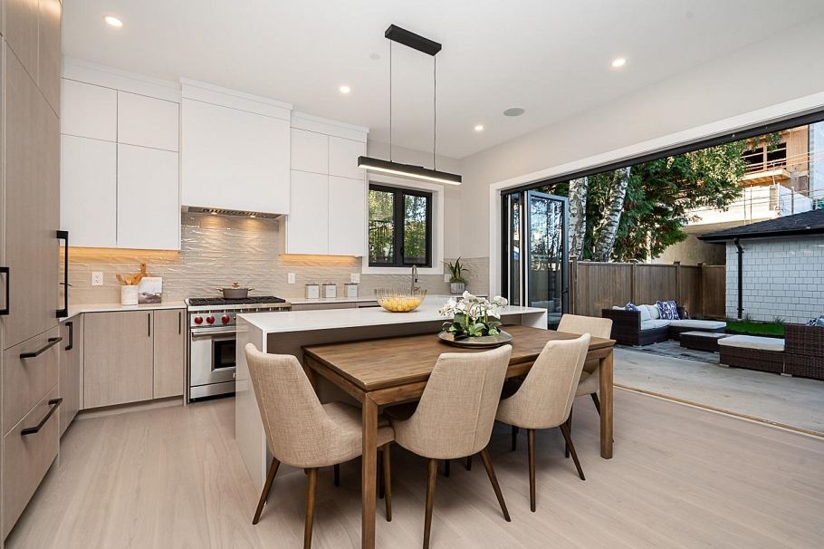 2 4579 W 11th Ave Avenue Vancouver, BC - 6