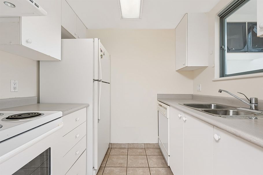 2401 1188 Howe Street Vancouver, BC - 9
