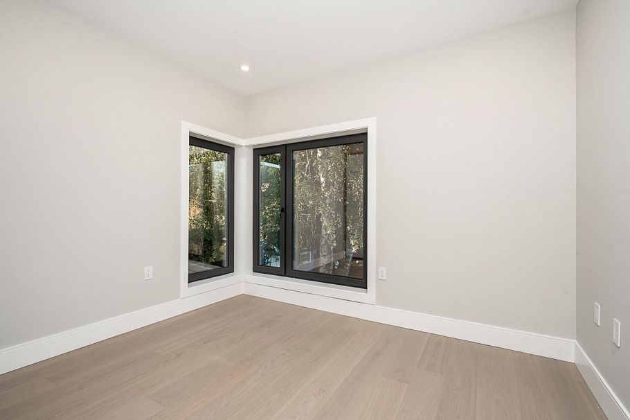 2 4579 W 11th Ave Avenue Vancouver, BC - 20