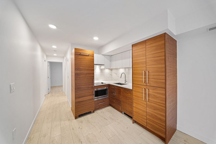 28 720 E 3rd Street North Vancouver, BC - 19
