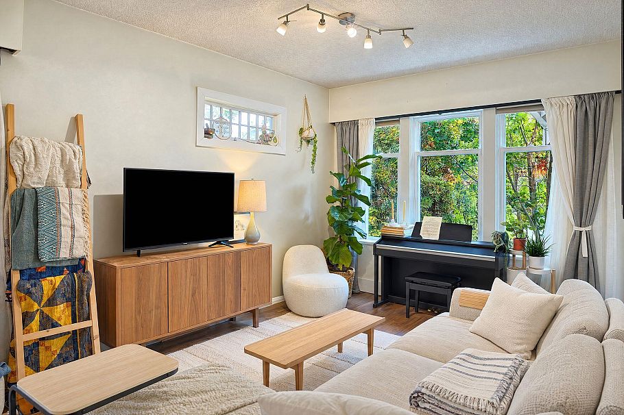 1701 Semlin Drive Vancouver, BC - 1