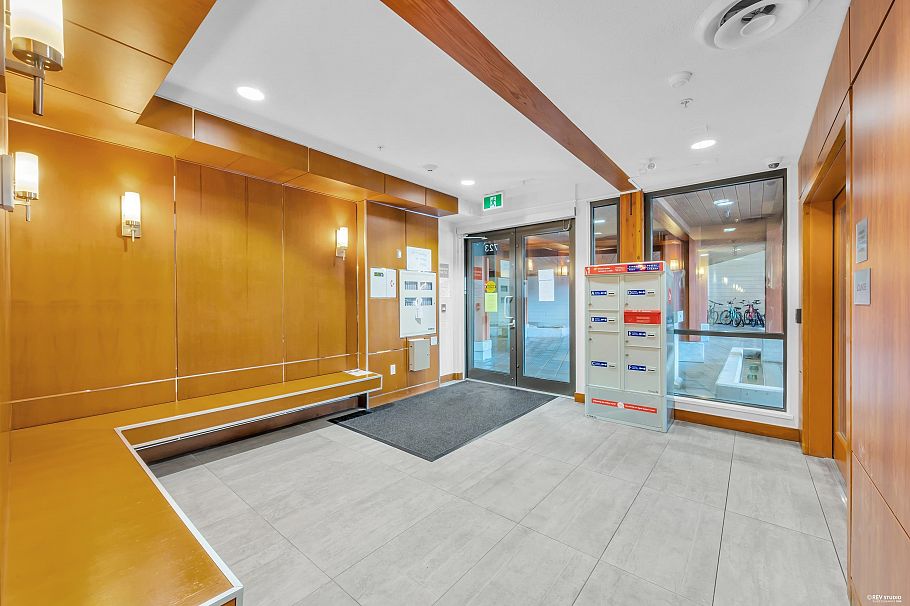 226 723 W 3rd Street North Vancouver, BC - 5