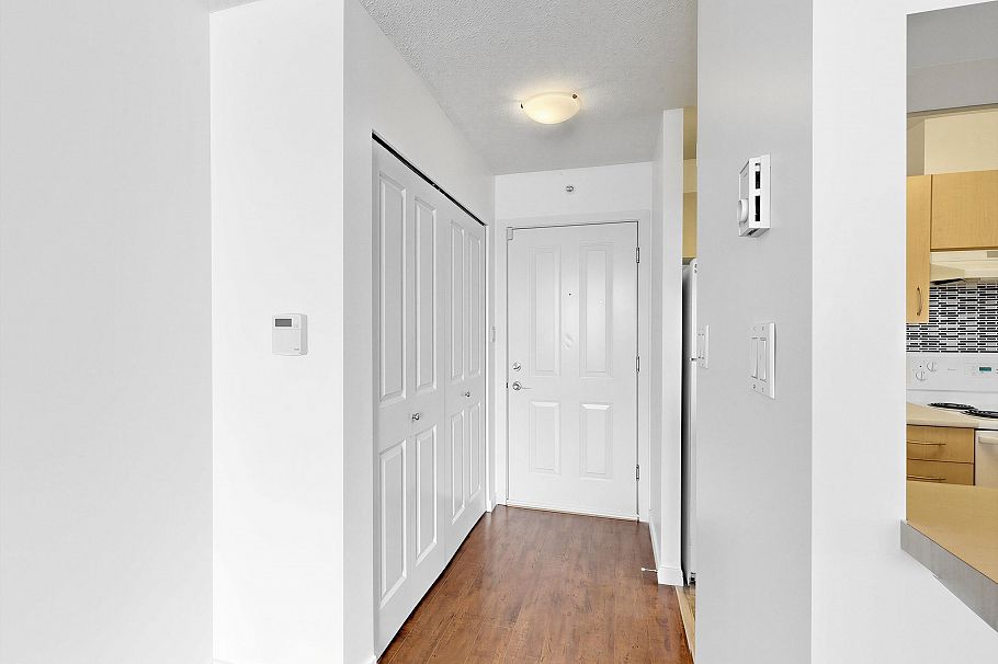 1001 3588 Crowley Drive Vancouver, BC - 12
