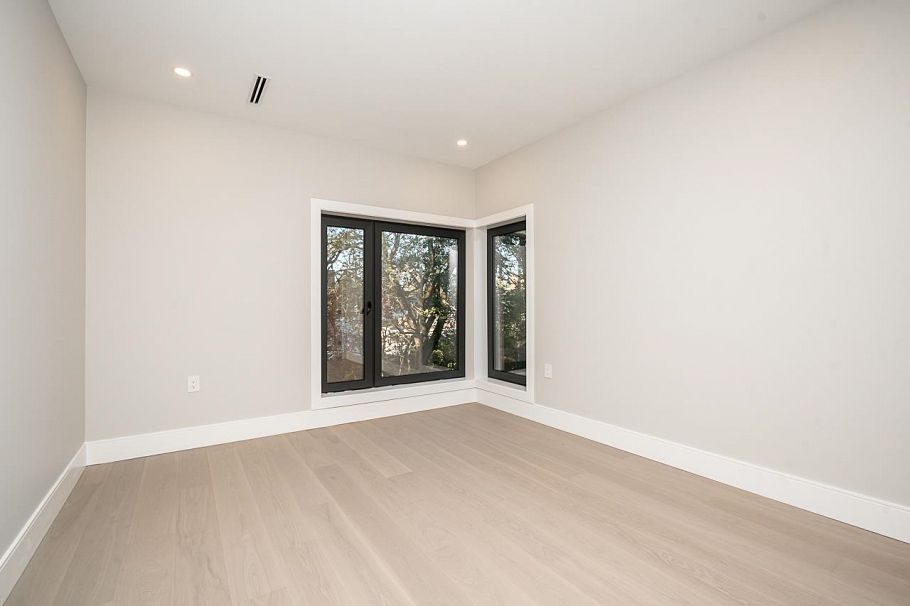 2 4579 W 11th Ave Avenue Vancouver, BC - 14