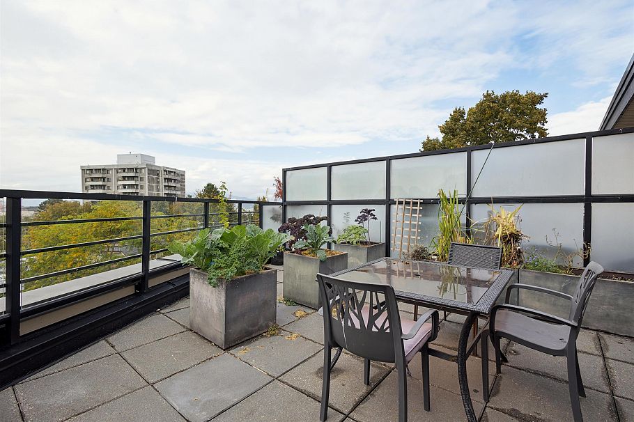 881 Salsbury Drive Vancouver, BC - 22