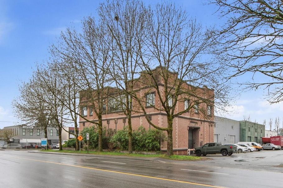 1496 Rupert Street North Vancouver, BC - 1