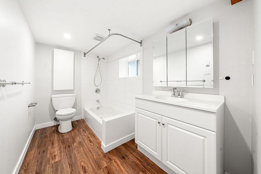 612 E 4th Street North Vancouver, BC - 33