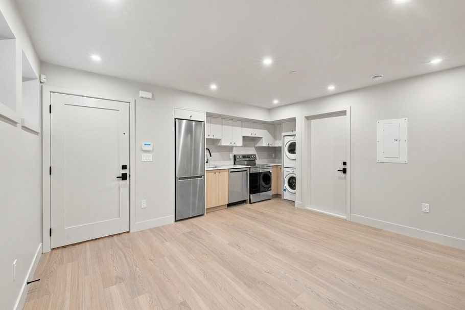 3547 W 38th Avenue Vancouver, BC - 36