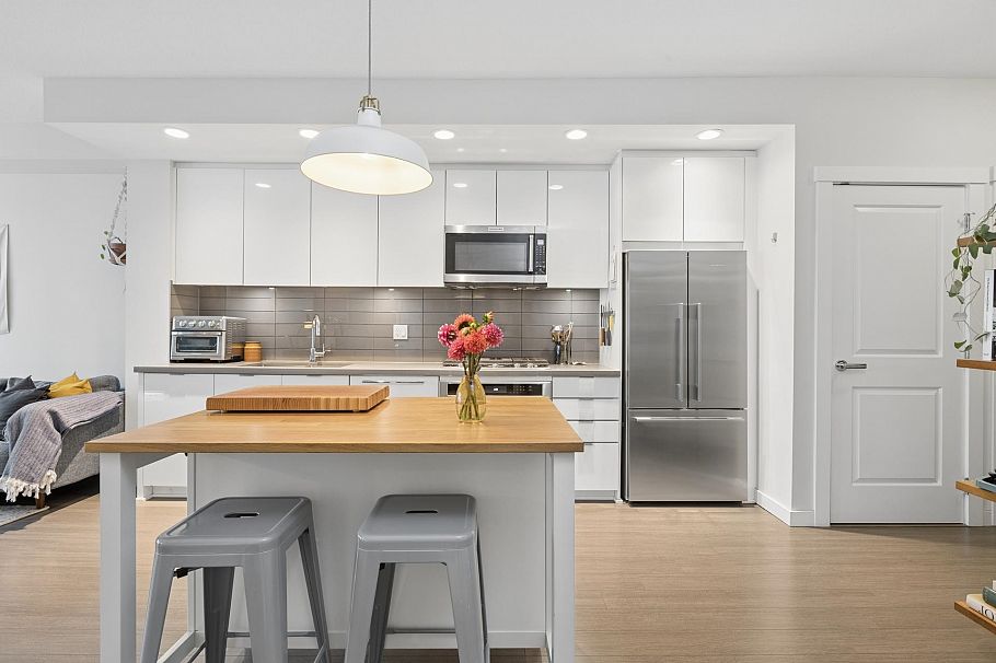 301 277 W 1st Street North Vancouver, BC - 7