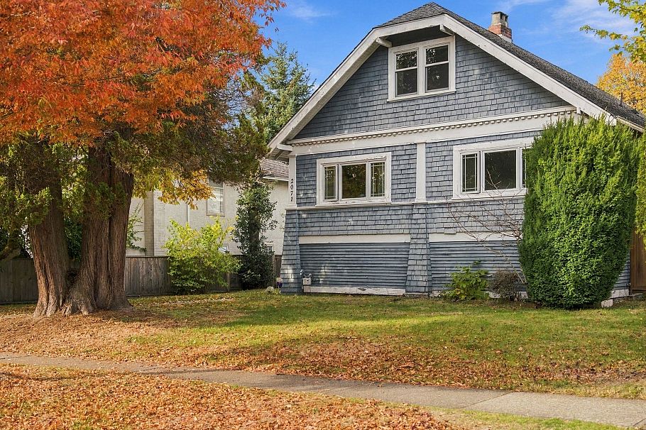 2071 W 44th Avenue Vancouver, BC - 1