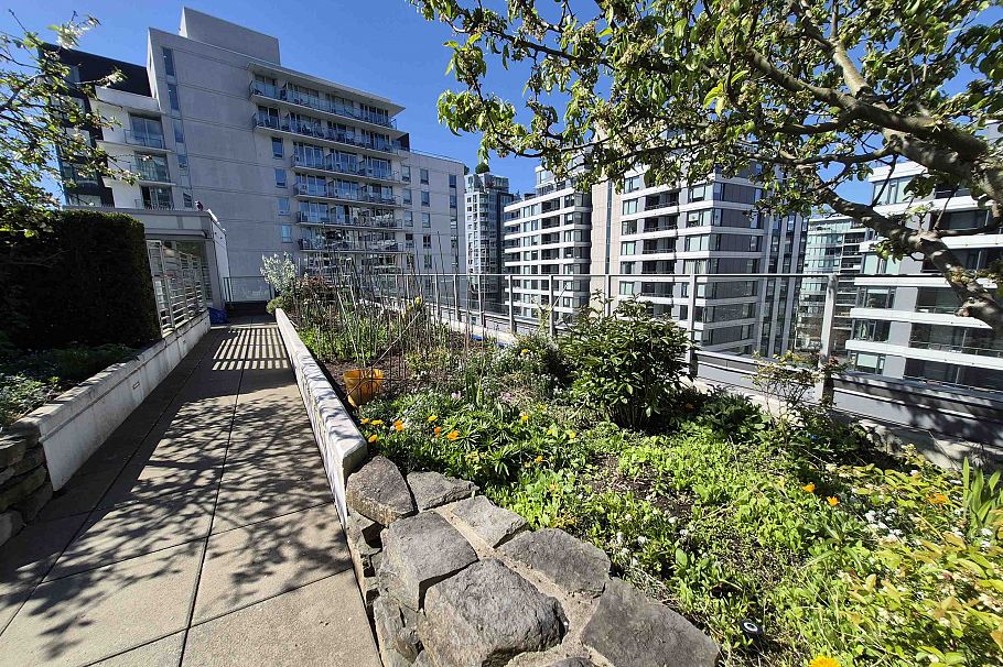 1402 1661 Quebec Street Vancouver, BC - 17