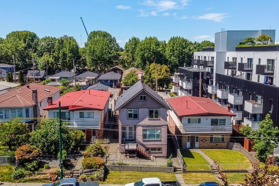 3807 Victoria Drive Vancouver, BC - 27