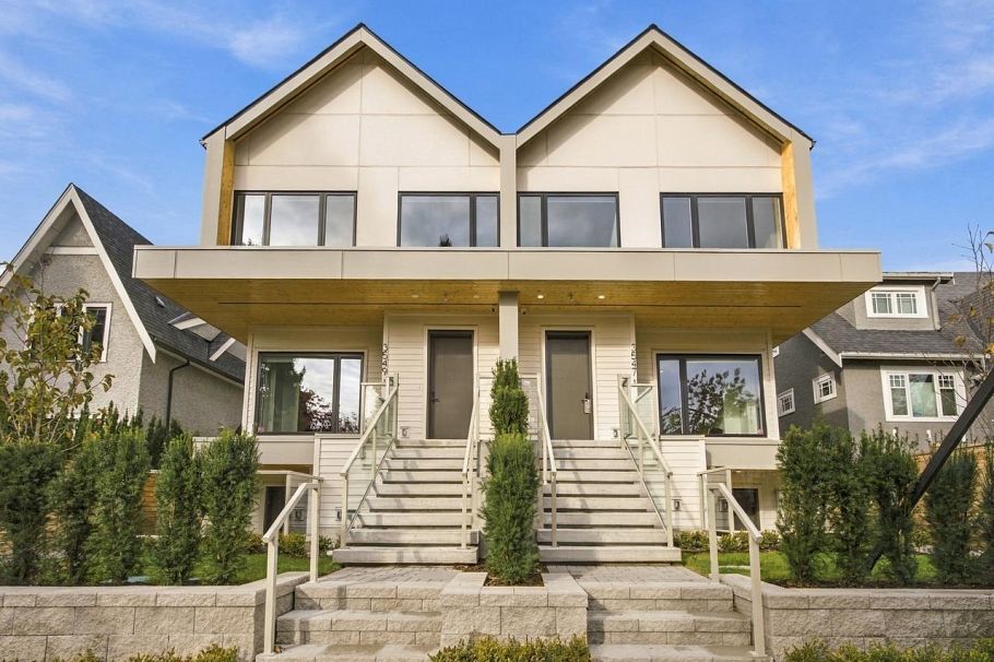 3547 W 38th Avenue Vancouver, BC - 1