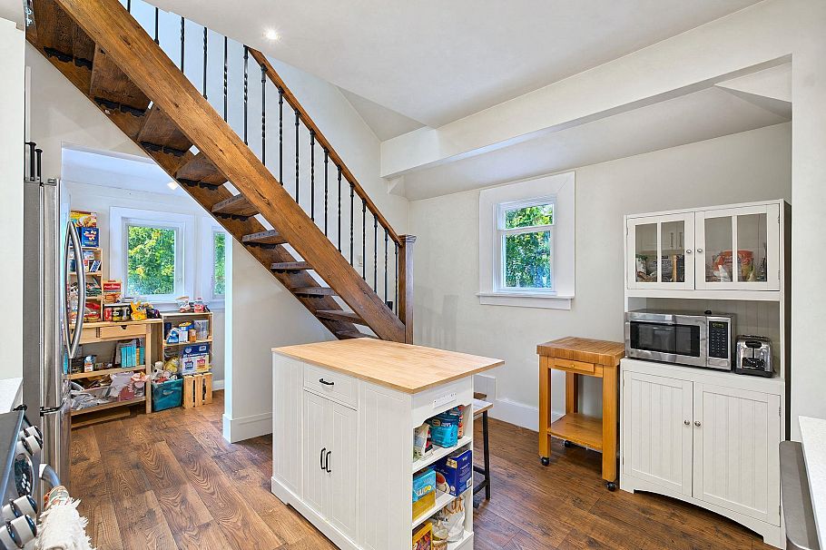 1701 Semlin Drive Vancouver, BC - 12