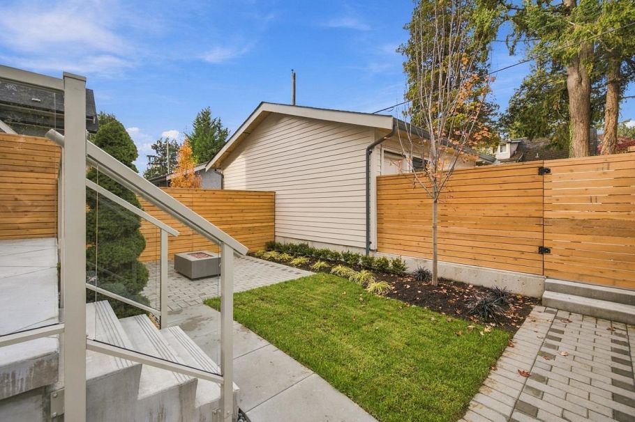 3547 W 38th Avenue Vancouver, BC - 32