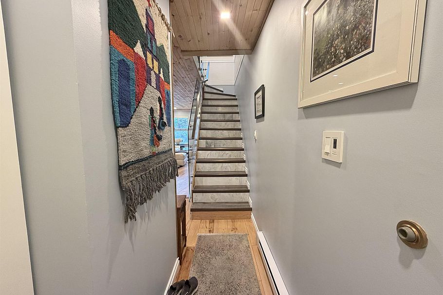 C 733 W 16th Avenue Vancouver, BC - 38