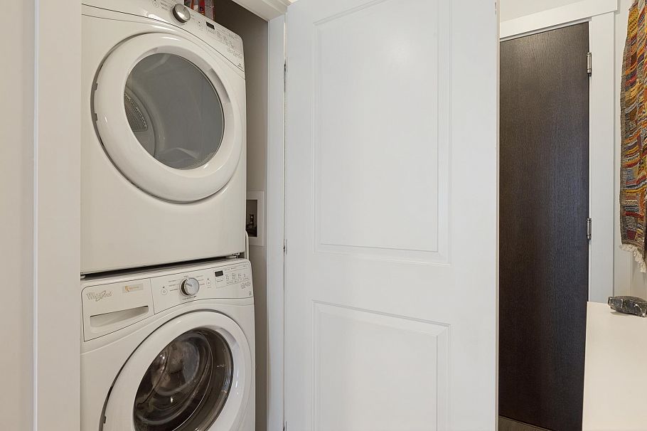 301 277 W 1st Street North Vancouver, BC - 16