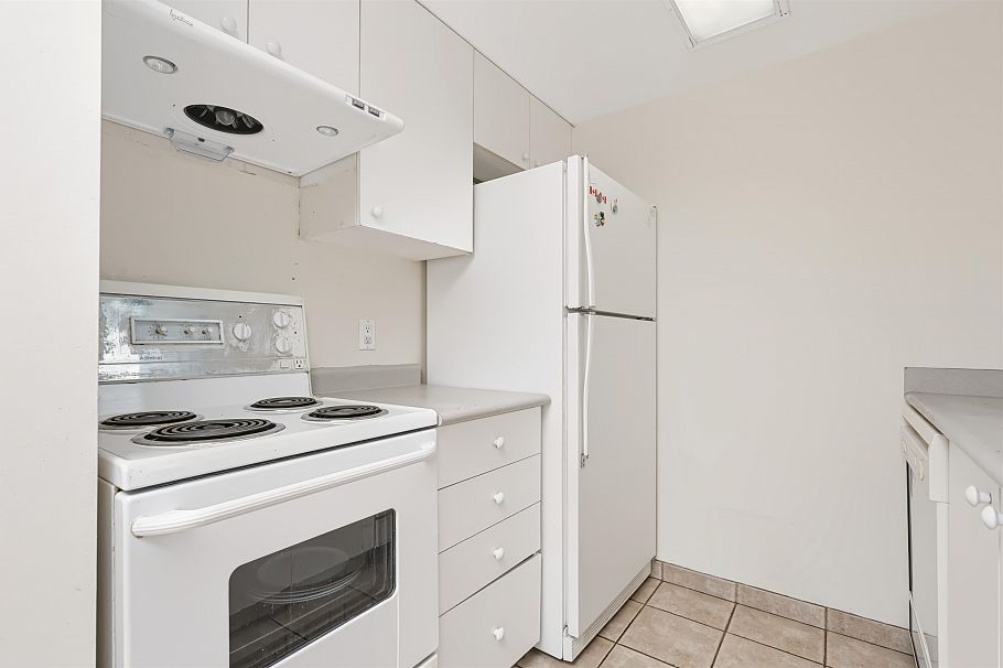 2401 1188 Howe Street Vancouver, BC - 11