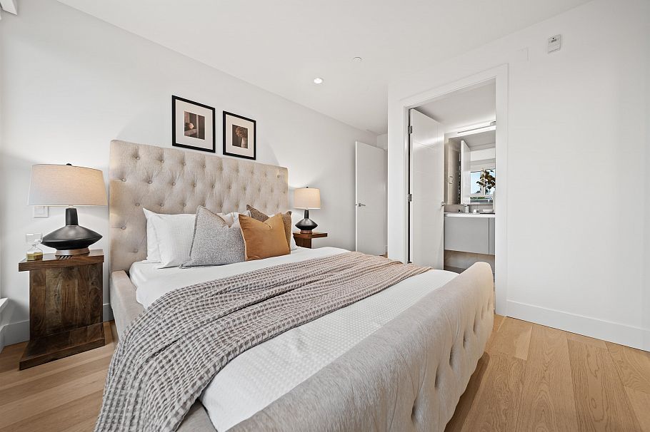 140 W Woodstock Avenue Vancouver, BC - 23