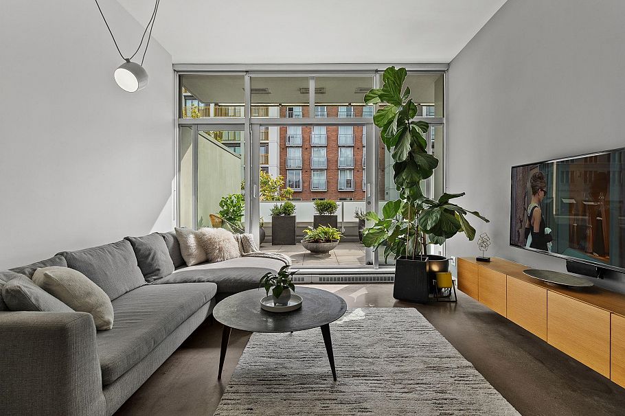 409 53 W Hastings Street Vancouver, BC - 3