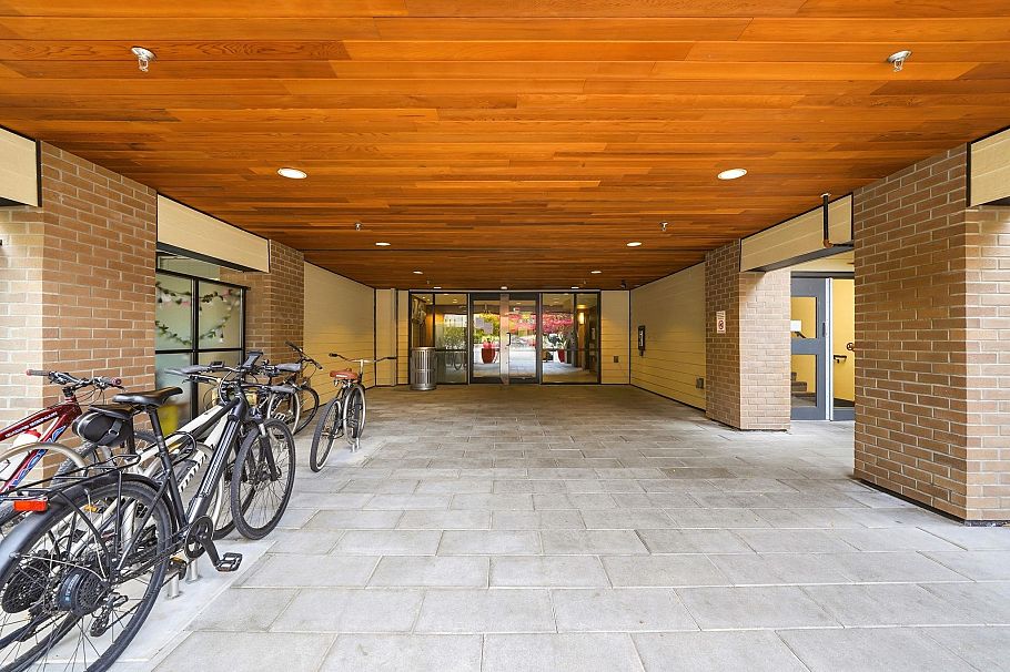 307 719 W 3rd Street North Vancouver, BC - 24