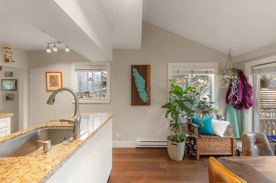612 E 4th Street North Vancouver, BC - 12