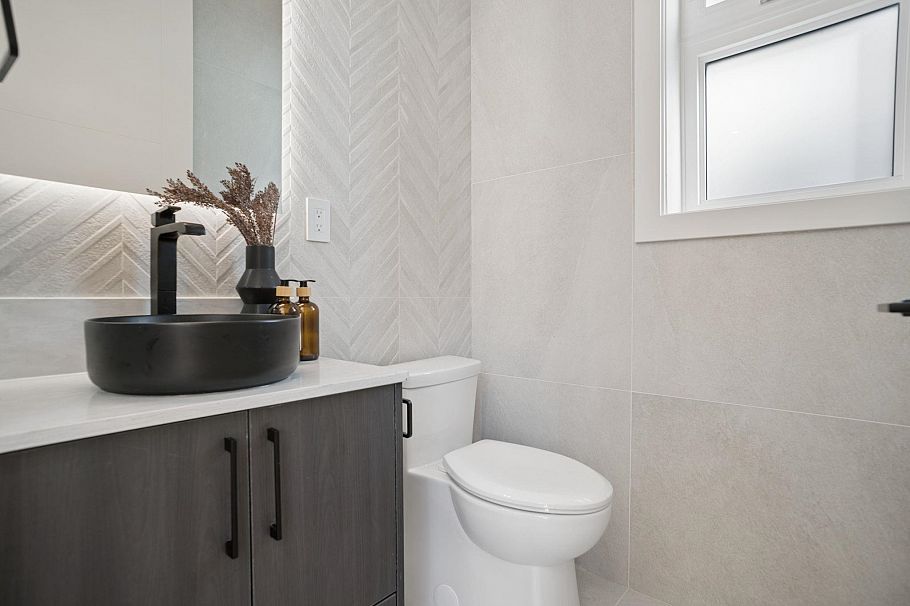 1 2897 E 45th Avenue Vancouver, BC - 24