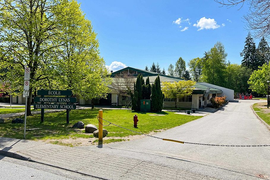 47 3939 Indian River Drive North Vancouver, BC - 31