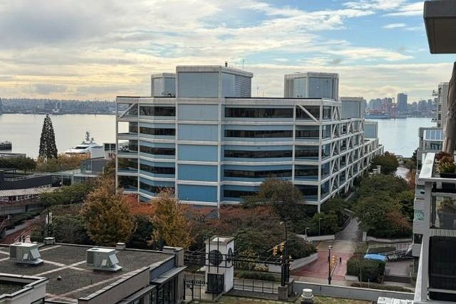 701 175 W 1st Street North Vancouver, BC - 1