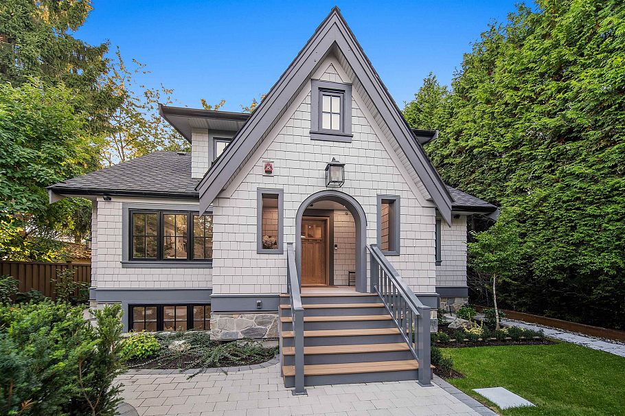 5595 Mackenzie Street Vancouver, BC - 1
