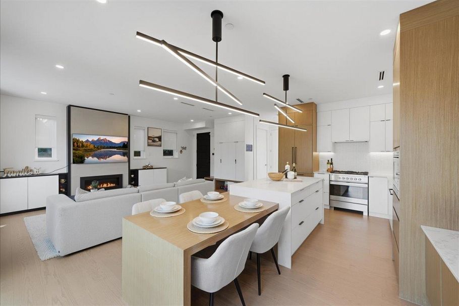 2137 E 2nd Avenue Vancouver, BC - 12
