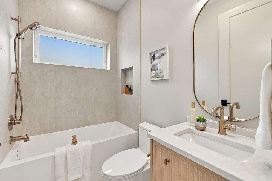 3547 W 38th Avenue Vancouver, BC - 31