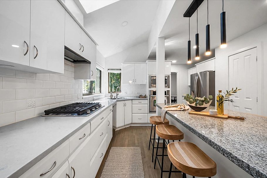 5520 Huckleberry Lane North Vancouver, BC - 6