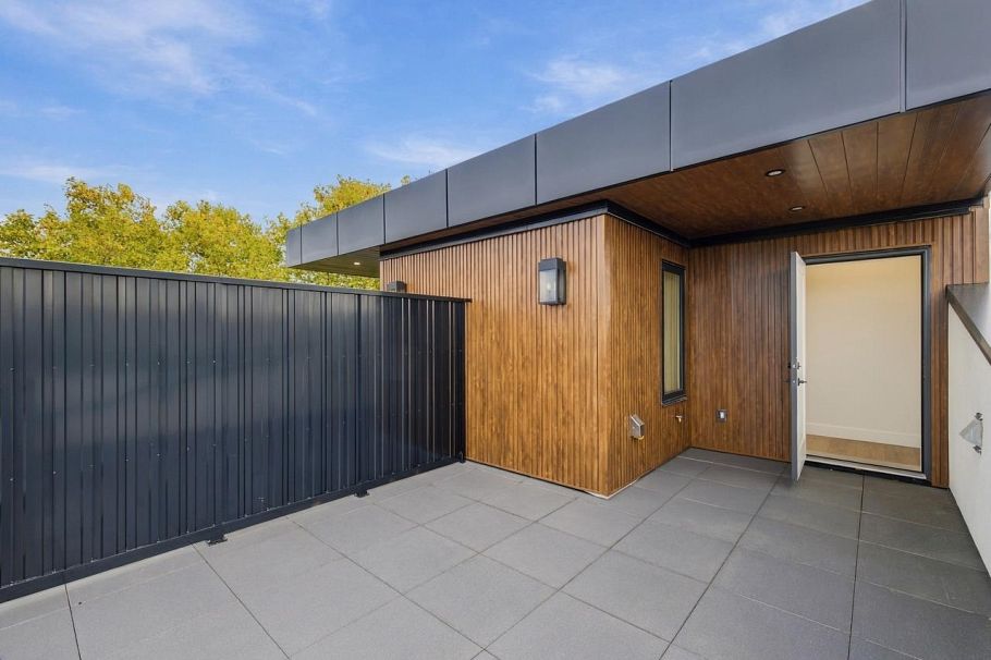 2 3018 E 19th Avenue Vancouver, BC - 27