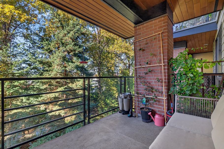 402 733 W 3rd Street North Vancouver, BC - 10