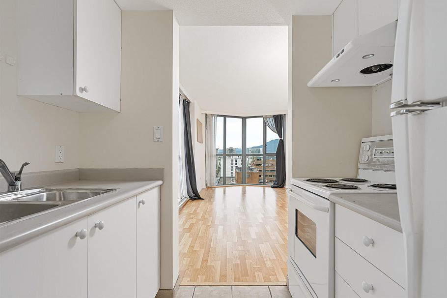 2401 1188 Howe Street Vancouver, BC - 12