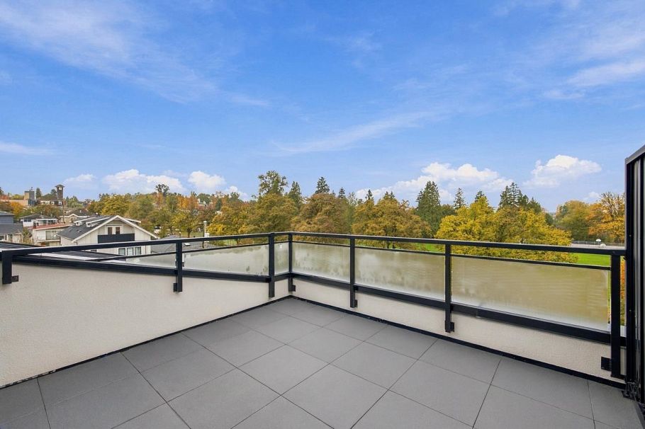 2 3018 E 19th Avenue Vancouver, BC - 29