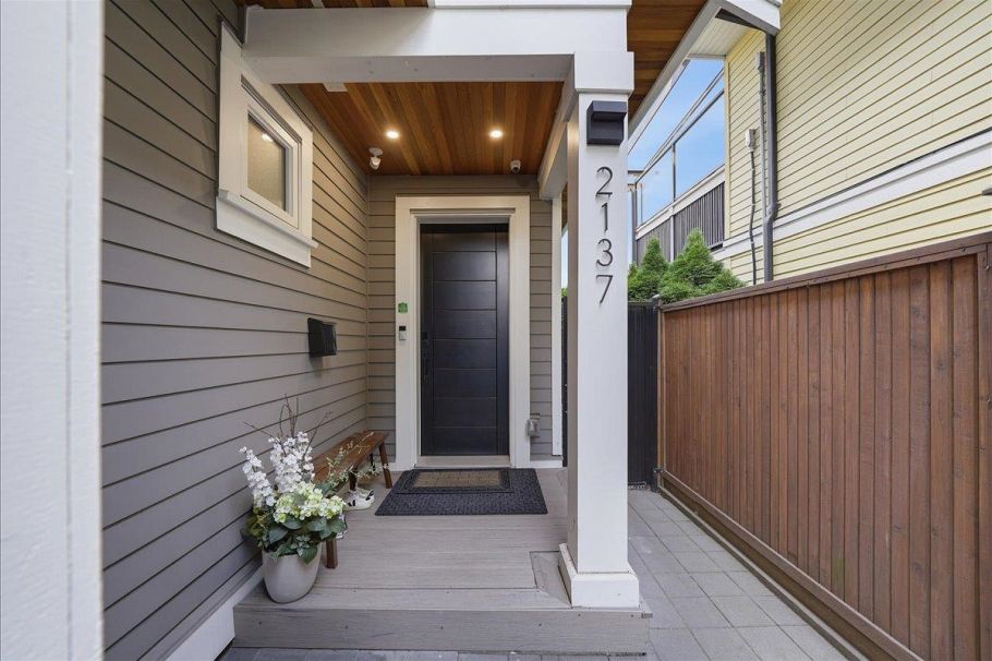 2137 E 2nd Avenue Vancouver, BC - 5