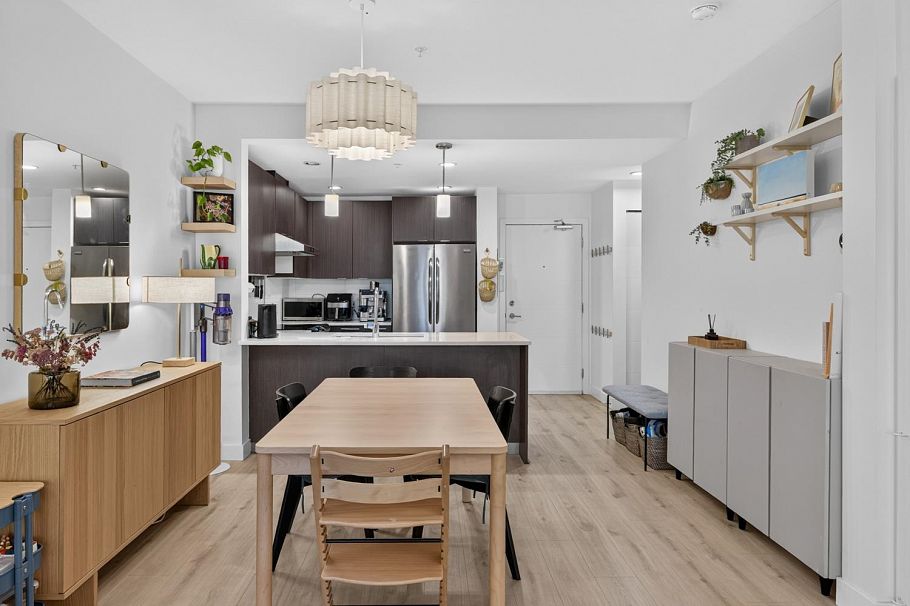 402 733 W 3rd Street North Vancouver, BC - 5