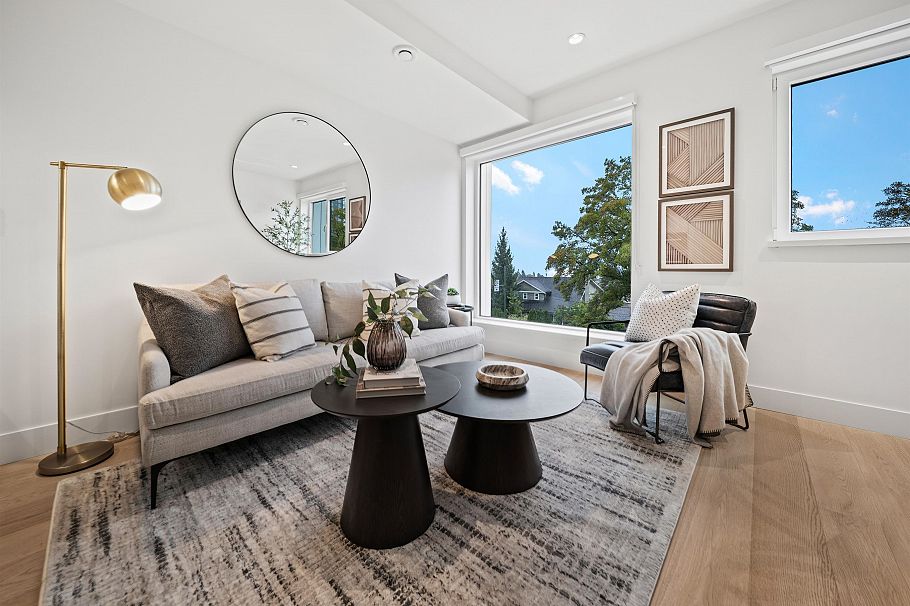 140 W Woodstock Avenue Vancouver, BC - 2