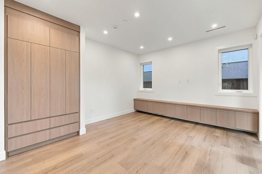 2 3018 E 19th Avenue Vancouver, BC - 10
