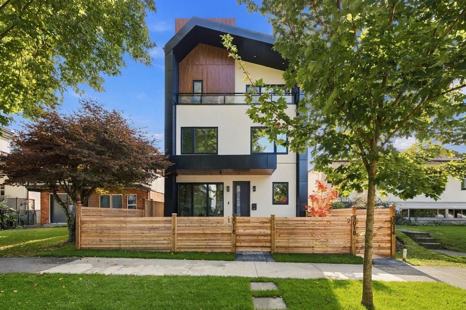 2 3018 E 19th Avenue Vancouver, BC - 35