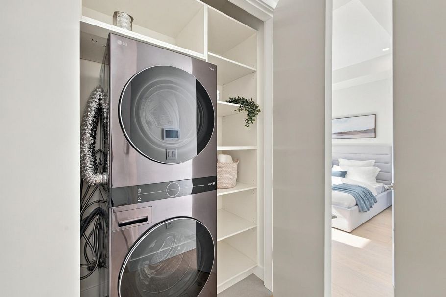 1 3185 Graveley Street Vancouver, BC - 27