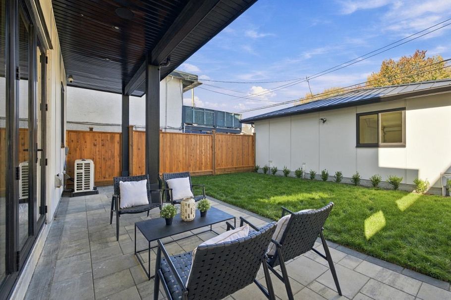 2 841 E 39th Avenue Vancouver, BC - 35